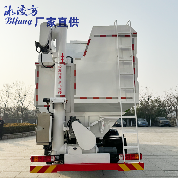 解放JK6飼料車-3